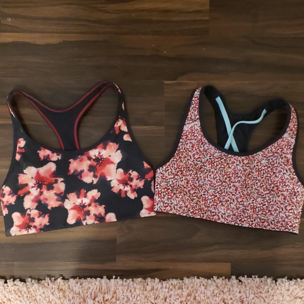 Old Navy sports bras sz small, Never worn